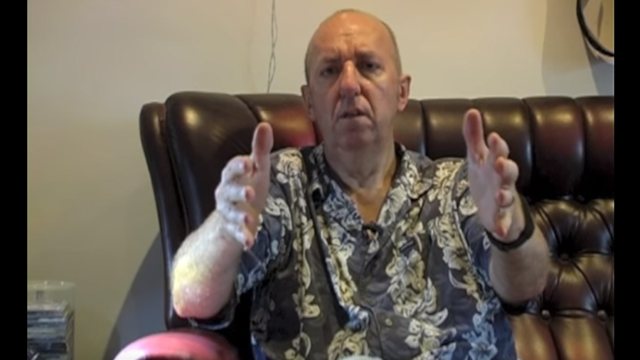 Para comprovar os efeitos positivos da maconha, o britânico Ian Frizell gravou um vídeo para mostrar o efeito da maconha sobre os sintomas do Parkinson.