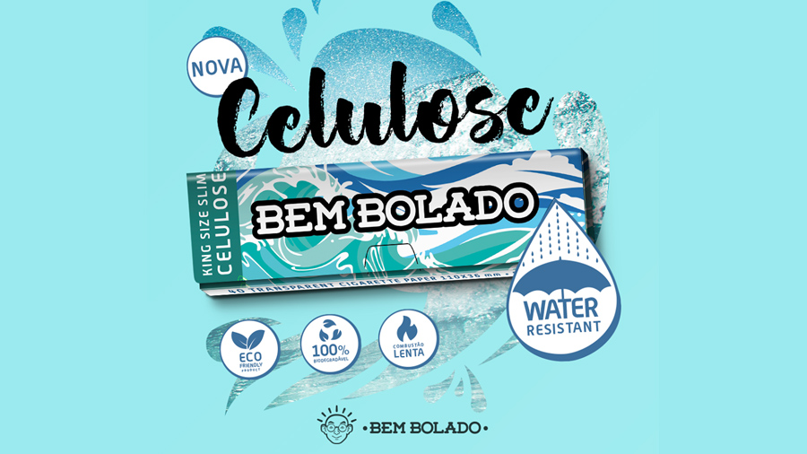 Uma embalagem das sedas Bem Bolado Celulose sobre um fundo de cor azul claro e as informações: "ECO Friendly"; "100% Biodegradável"; "Combustão lenta"; e "Water resistant".
