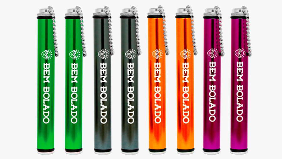 Tubeck. #PraCegoVer: Imagem mostra oito unidades de tubecks, dispostos em linha e formando duplas nas seguintes cores: verde, cinza, laranja e roxo. Imagem: Divulgação.