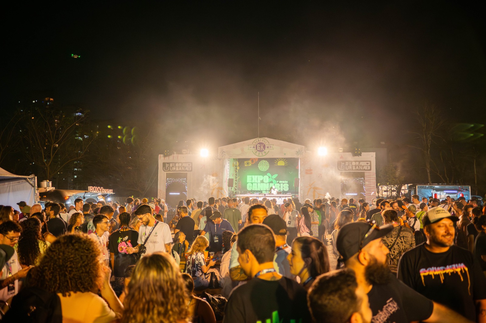 Palco da primeira edição da ExpoCannabis Brasil. Crédito: Divulgação.